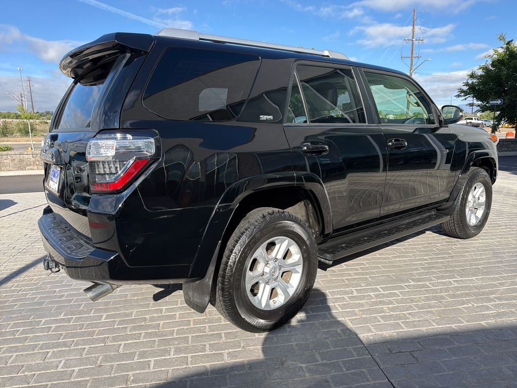 Used 2018 Midnight Black Metallic Toyota SR5 Premium image 5