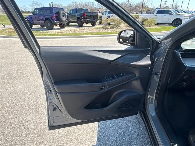 New 2026 Sting-Gray Clear-Coat Exterior Paint Jeep Limited image 18