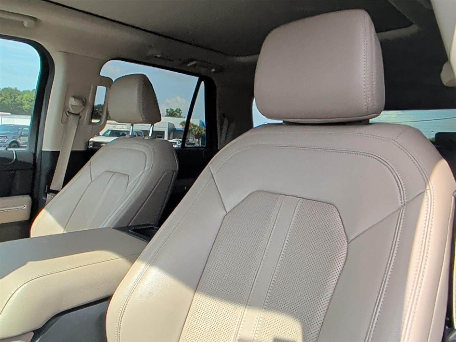 Used 2024 Oxford White Ford Limited image 12