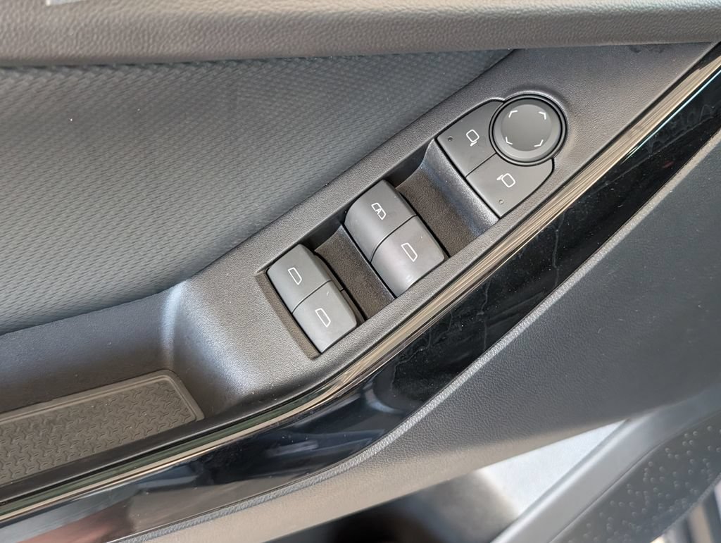 2027 Chevrolet Equinox LT - Photo 13