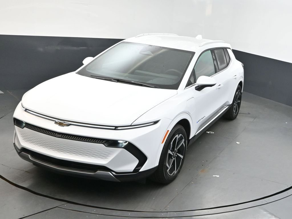 New 2025 Summit White Chevrolet LT image 31