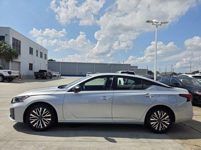 Used 2025 Brilliant Silver Metallic Nissan SV image 2