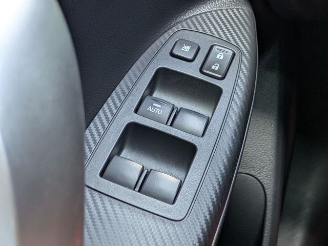 Used 2022 White Mitsubishi ES image 19