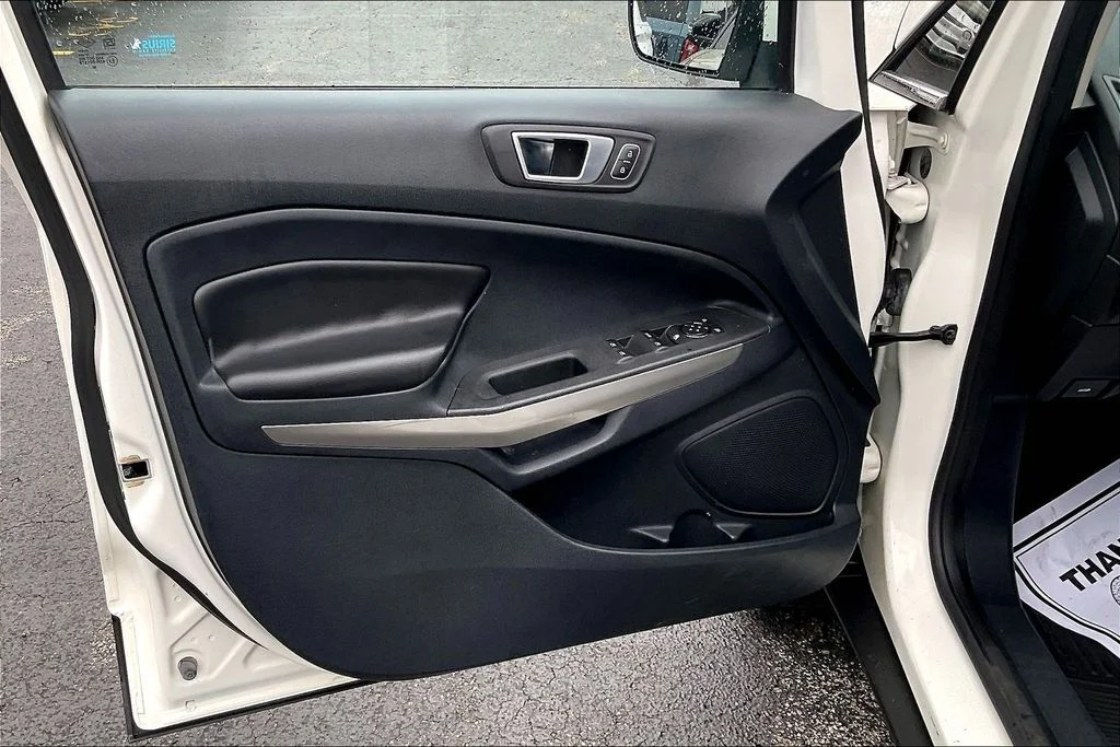 Used 2018 Diamond White Ford Titanium image 22