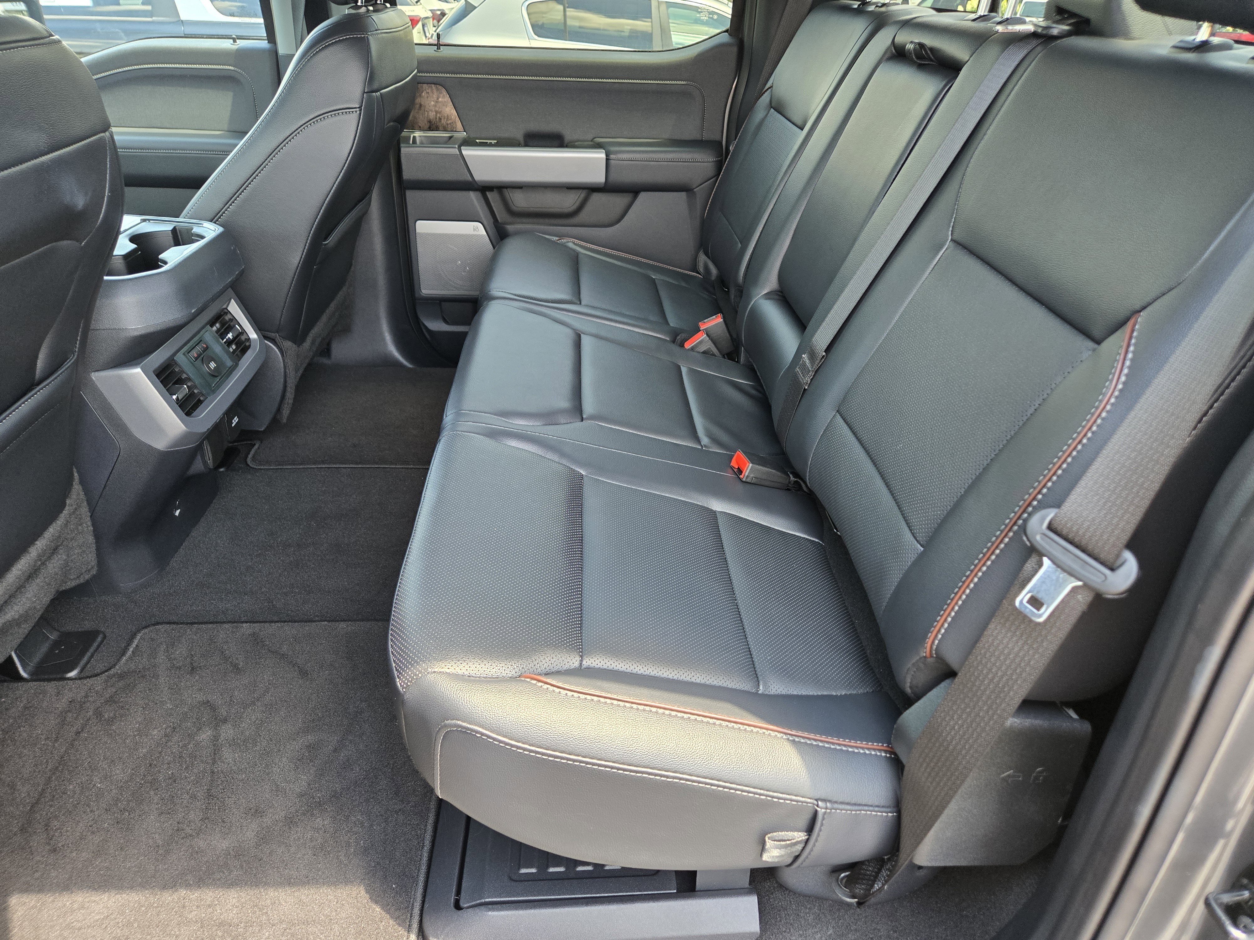 Used 2024 Carbonized Gray Metallic Ford Lariat image 20