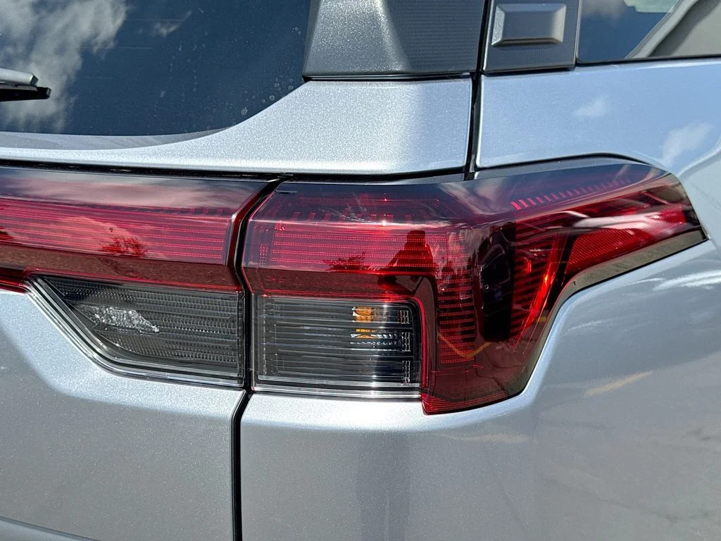 New 2026 ICE SILVER METALLIC Subaru Touring XT image 34