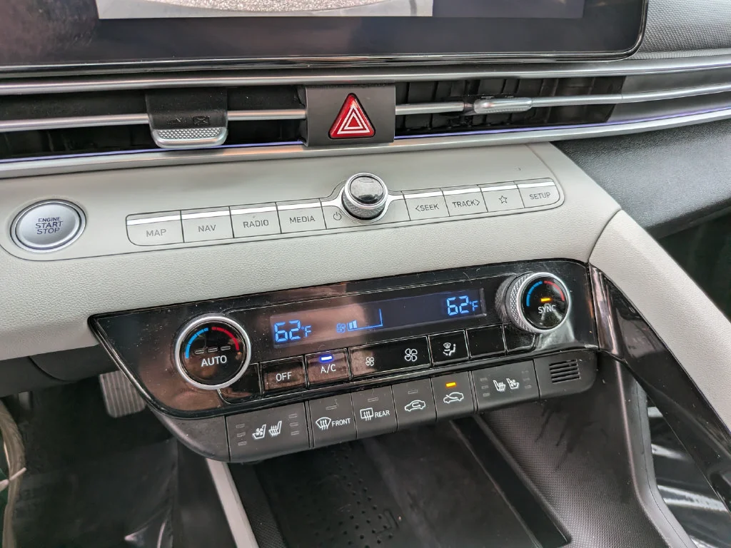 Used 2023 Black Hyundai Limited image 22