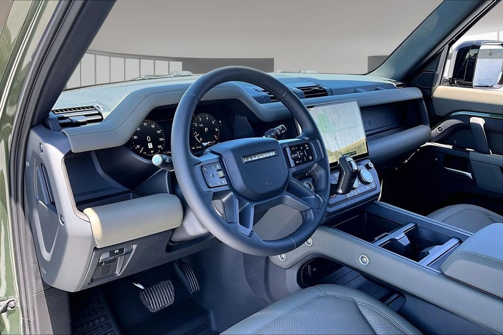 New 2026 BELGRAVIA GREEN Land Rover S image 7