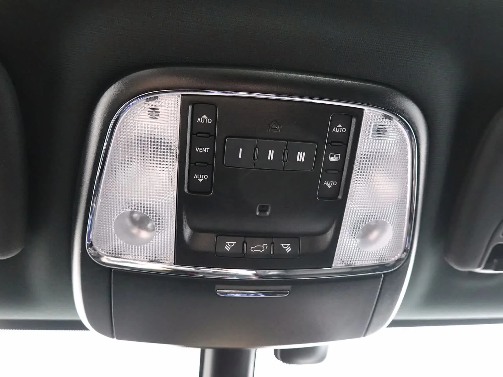 Used 2020 Diamond Black Crystal Pearlcoat Jeep Limited X image 24
