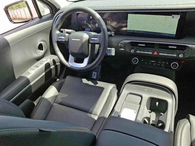 New 2026 Silver Hyundai SEL Convenience image 9