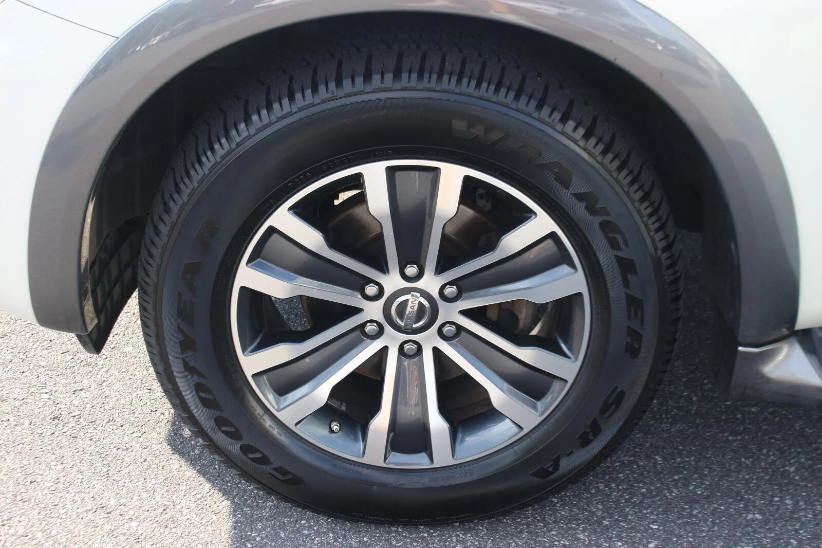 Used 2019 White Nissan SL image 43