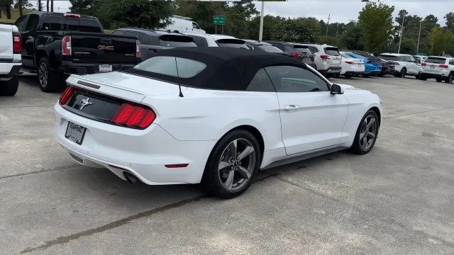 Used 2016 White Ford V6 image 7