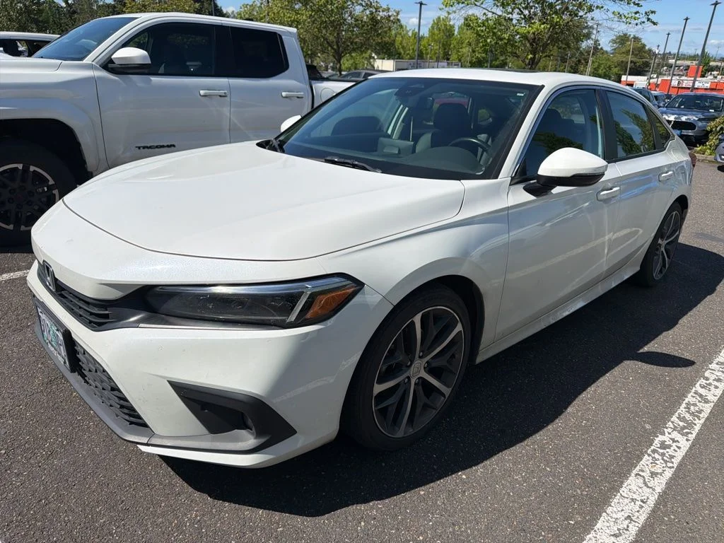 2023 Honda Civic Touring CVT's photo