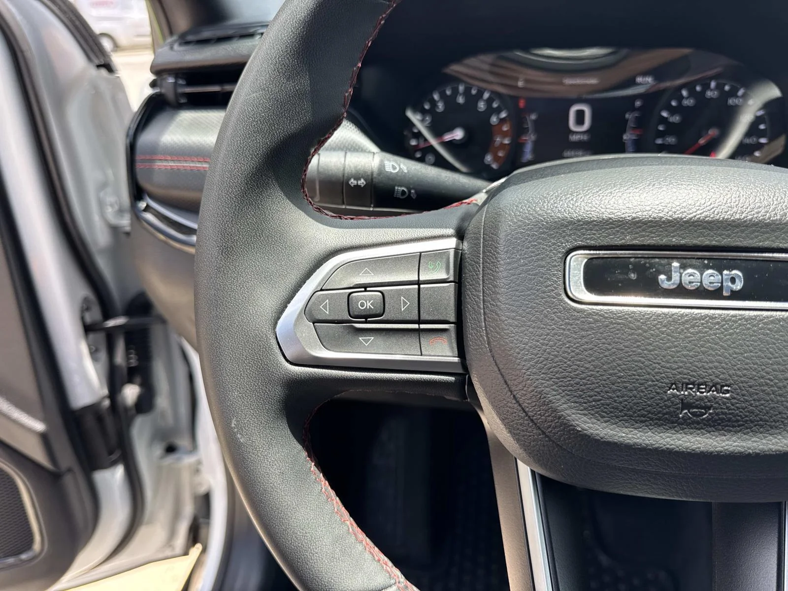 Used 2025 Bright White Clearcoat Jeep Trailhawk image 22