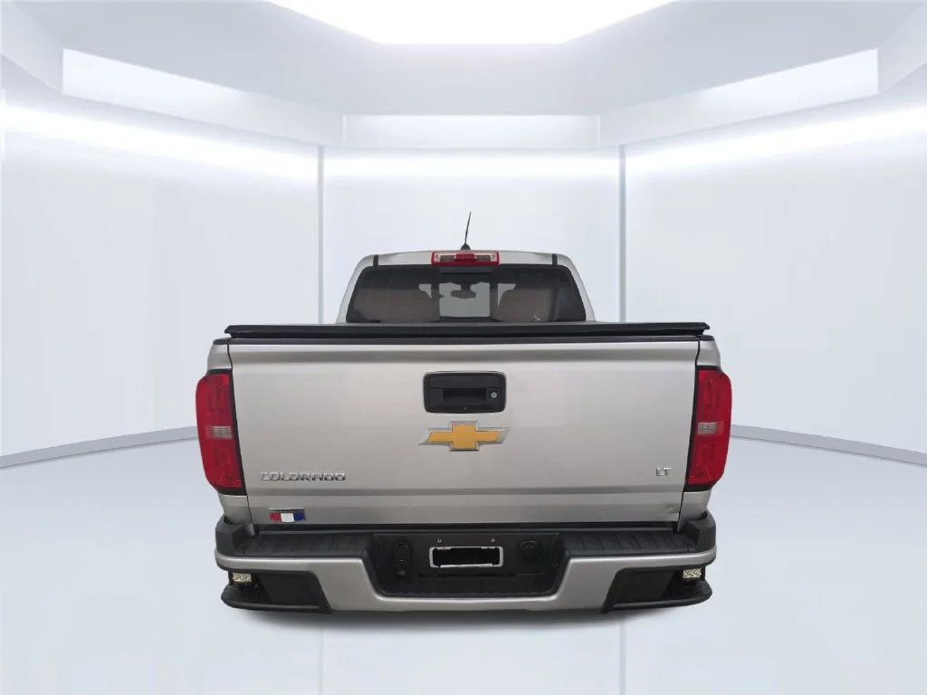 Used 2019 Silver Chevrolet LT image 19