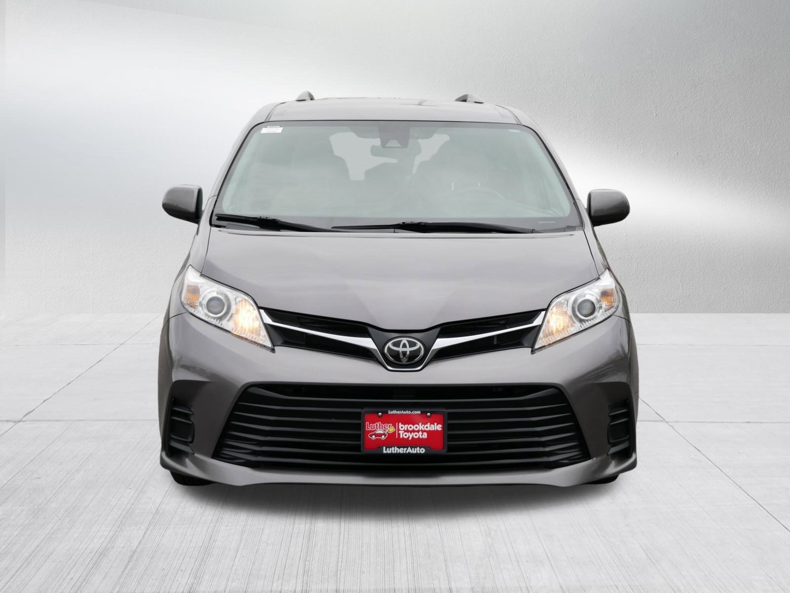 Used 2019 Toyota Sienna LE with VIN 5TDKZ3DC9KS010515 for sale in Brooklyn Center, Minnesota