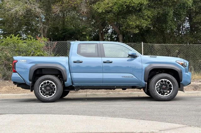 2026 Toyota Tacoma TRD Off Road - Photo 3