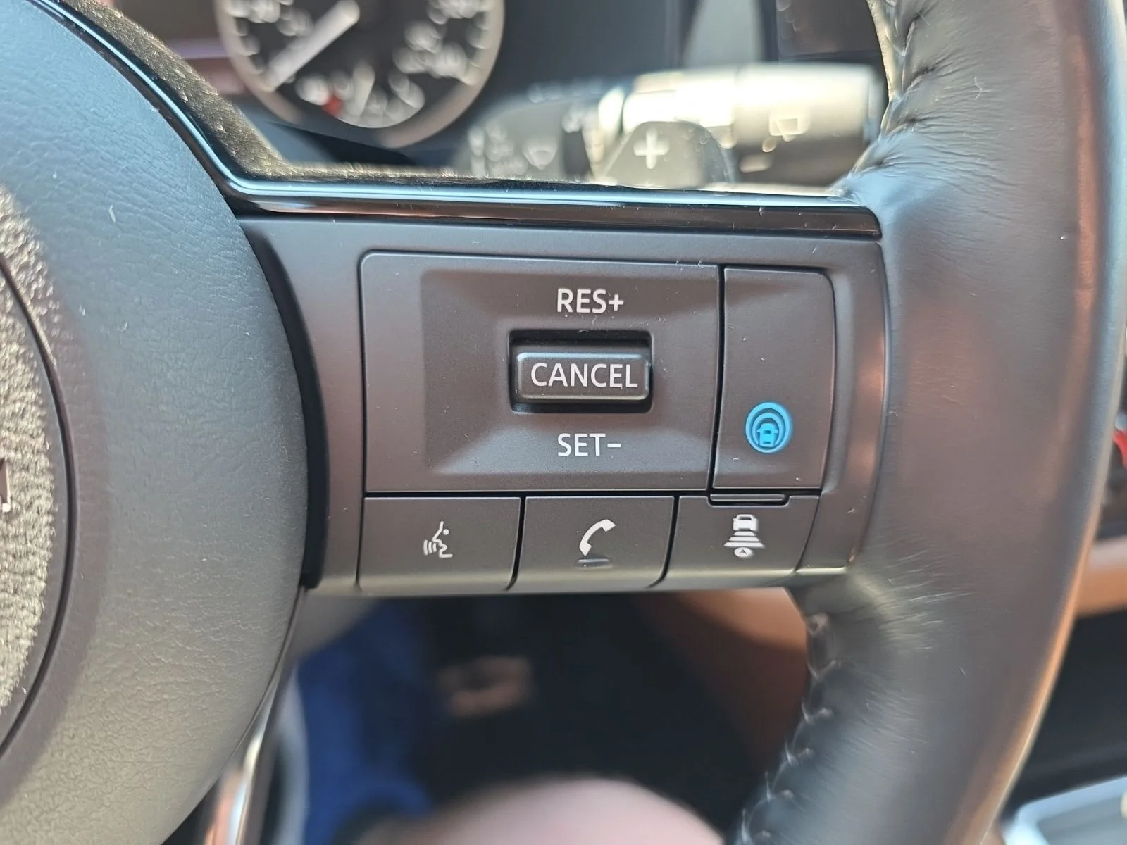 Used 2023 Red Nissan Platinum image 44