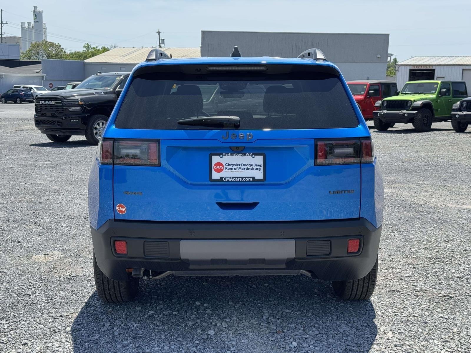 New 2026 Hydro Blue Pearl-Coat Exterior Paint Jeep Limited image 22