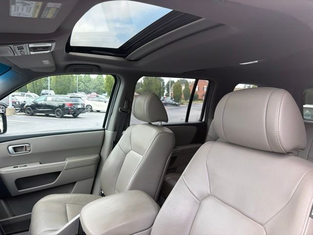 Used 2012 Taffeta White Honda EX-L image 9