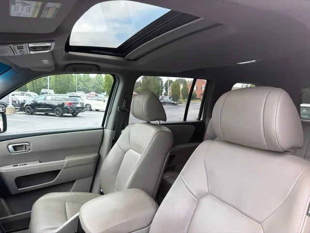 Used 2012 Taffeta White Honda EX-L image 9