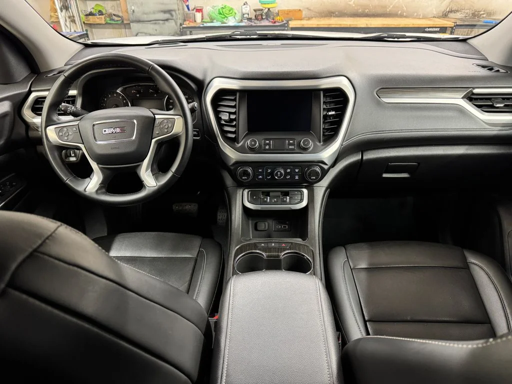 Used 2023 White GMC SLT image 17