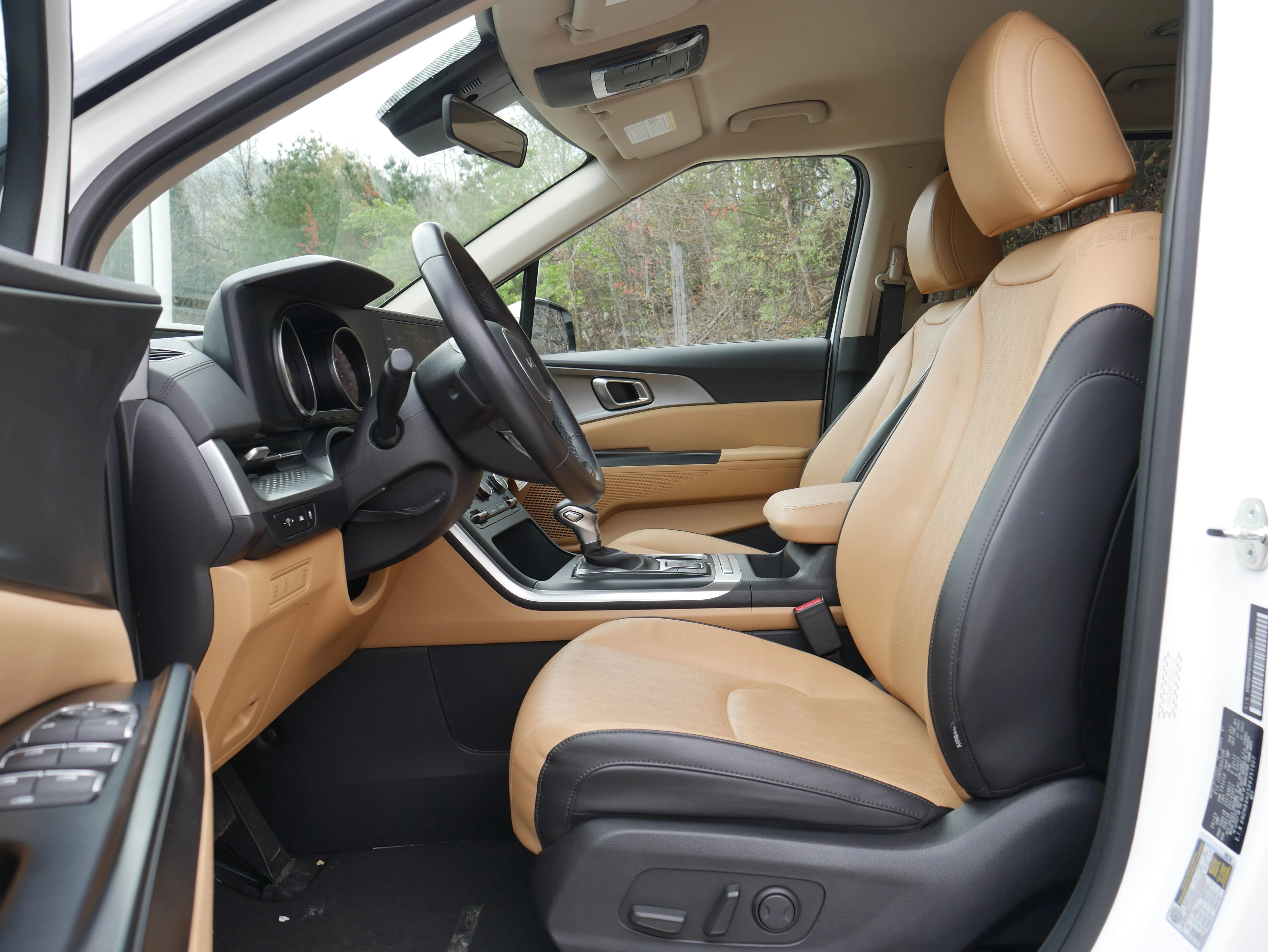 Used 2024 White Kia LX Seat Package image 14