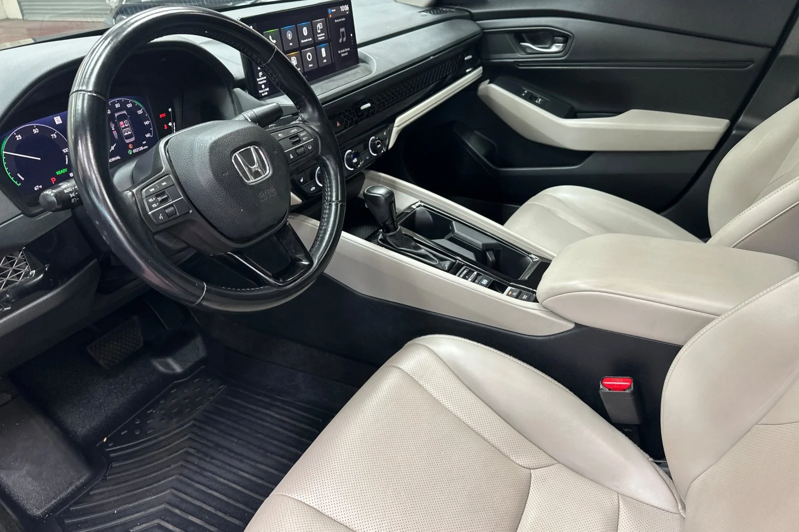 Used 2024 Meteorite Gray Metallic Honda EX-L image 13