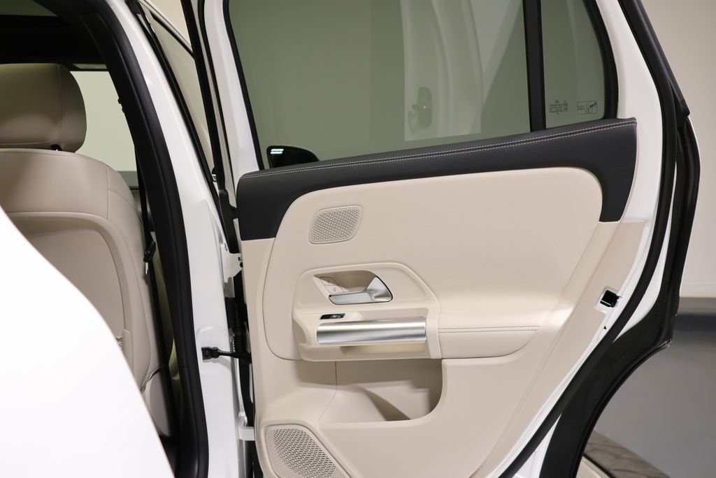 New 2026 Polar White Mercedes-Benz GLA 250 image 52