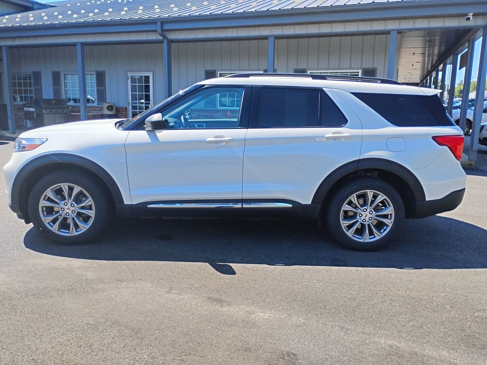 Used 2022 White Ford XLT image 4