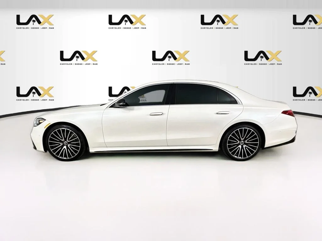 Used 2022 White Mercedes-Benz S 580 image 4