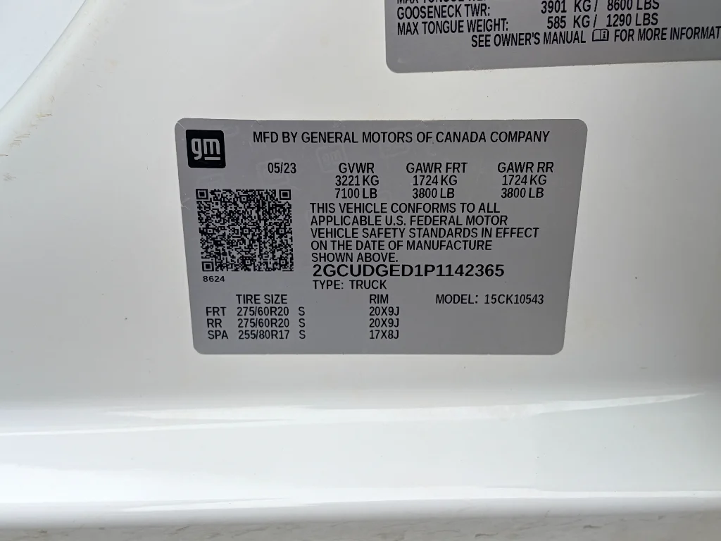 Used 2023 Summit White Chevrolet LTZ image 35