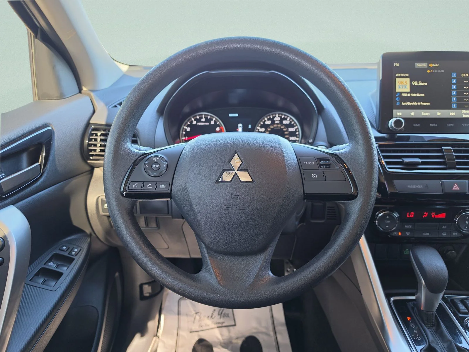 Used 2024  Mitsubishi  image 19