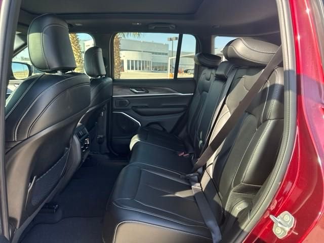 New 2024 Velvet Red Pearl-Coat Exterior Paint Jeep 4xe image 12