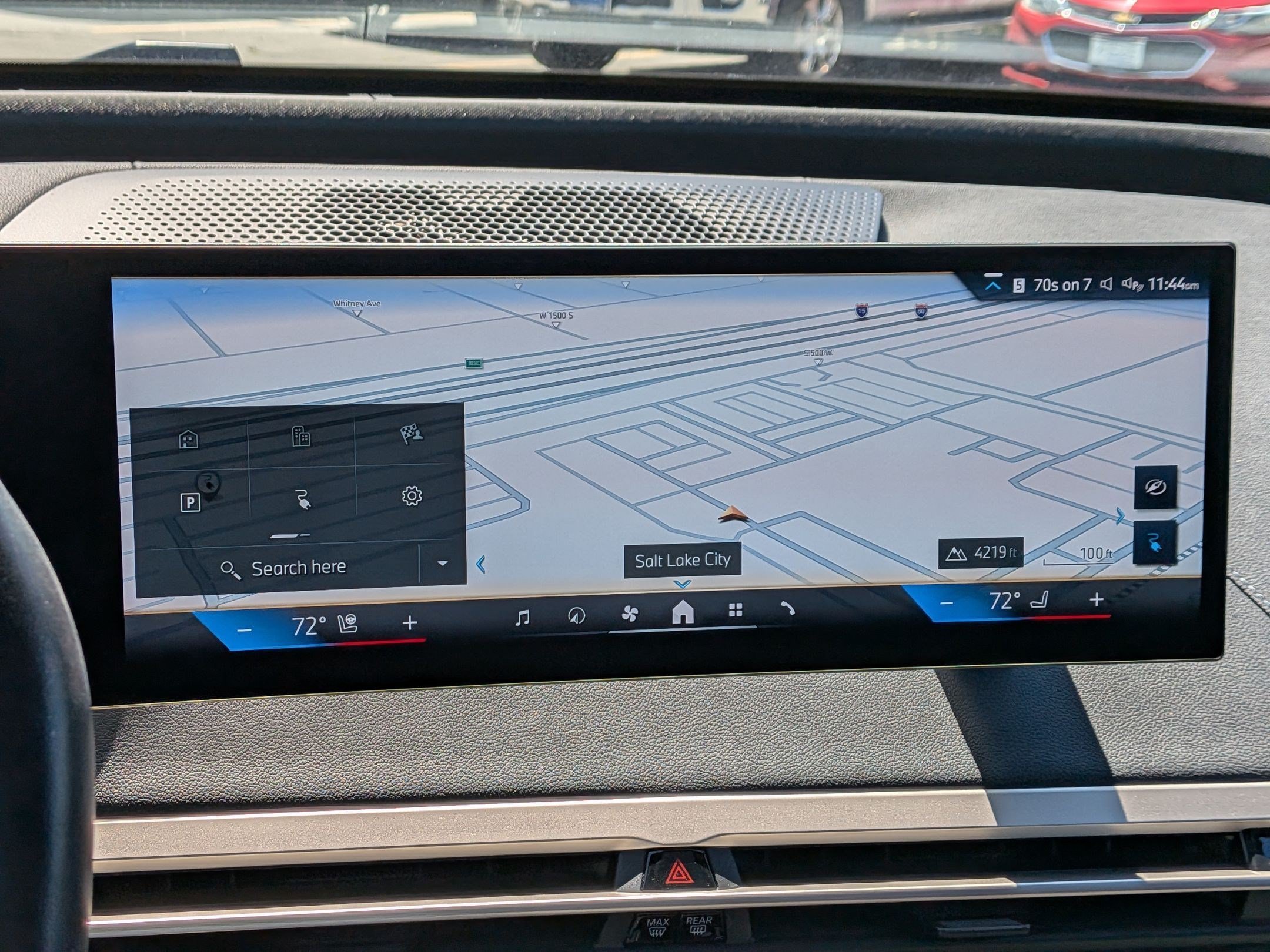 2025 BMW iX 50 - Photo 21