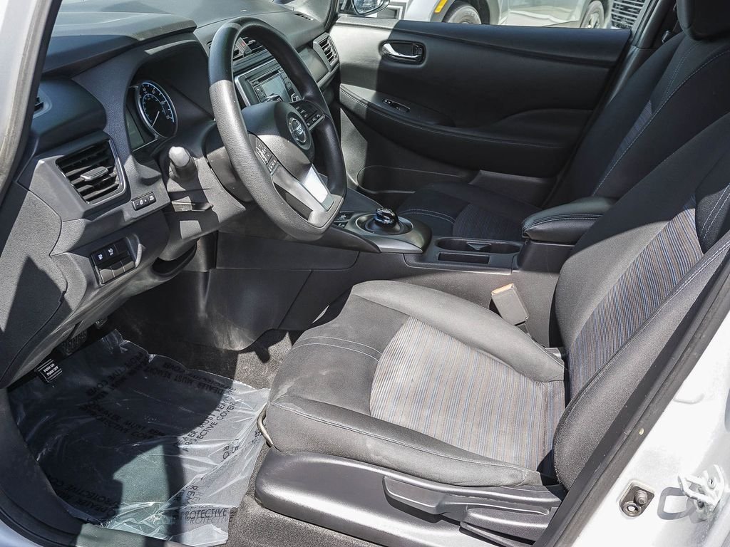 Used 2018 Silver Nissan S image 17