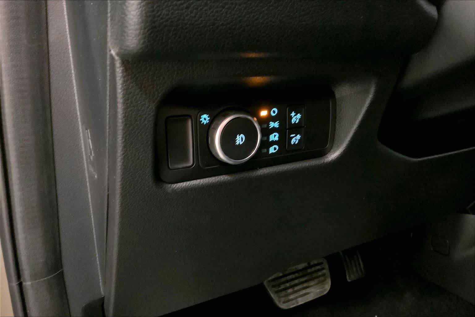 New 2026 Marsh Gray Ford XLT image 18