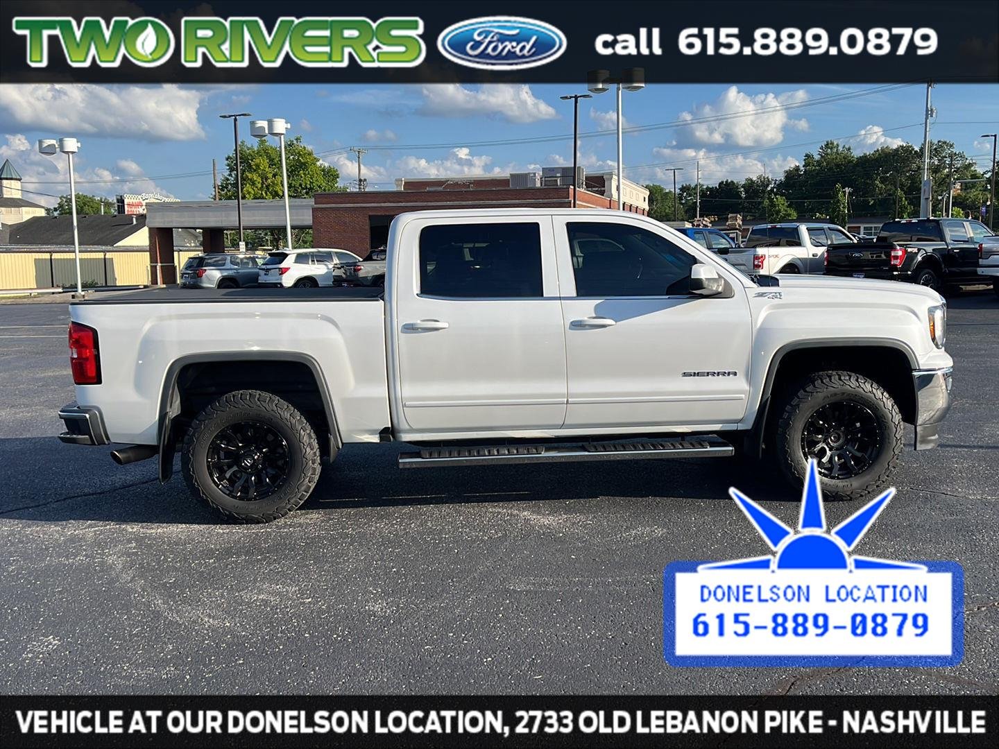 Used 2018 White Frost Tri-Coat GMC SLE image 14