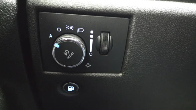 Used 2017 Billet Silver Metallic Jeep Altitude image 20
