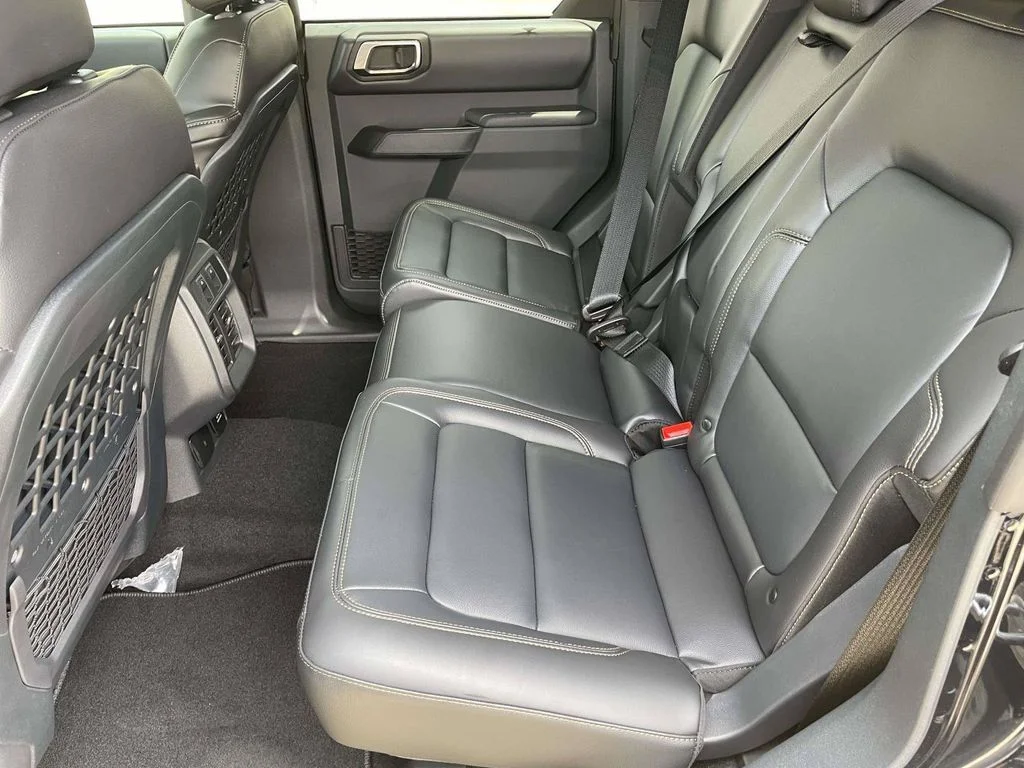 New 2025 Black Ford Badlands image 12
