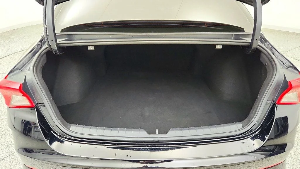 Used 2022 Ebony Black Kia GT-Line Automatic AWD image 21