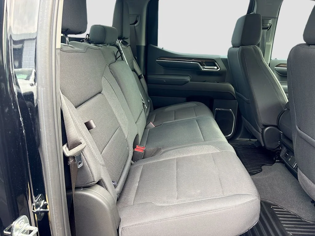 Used 2025 Onyx Black GMC Elevation image 29