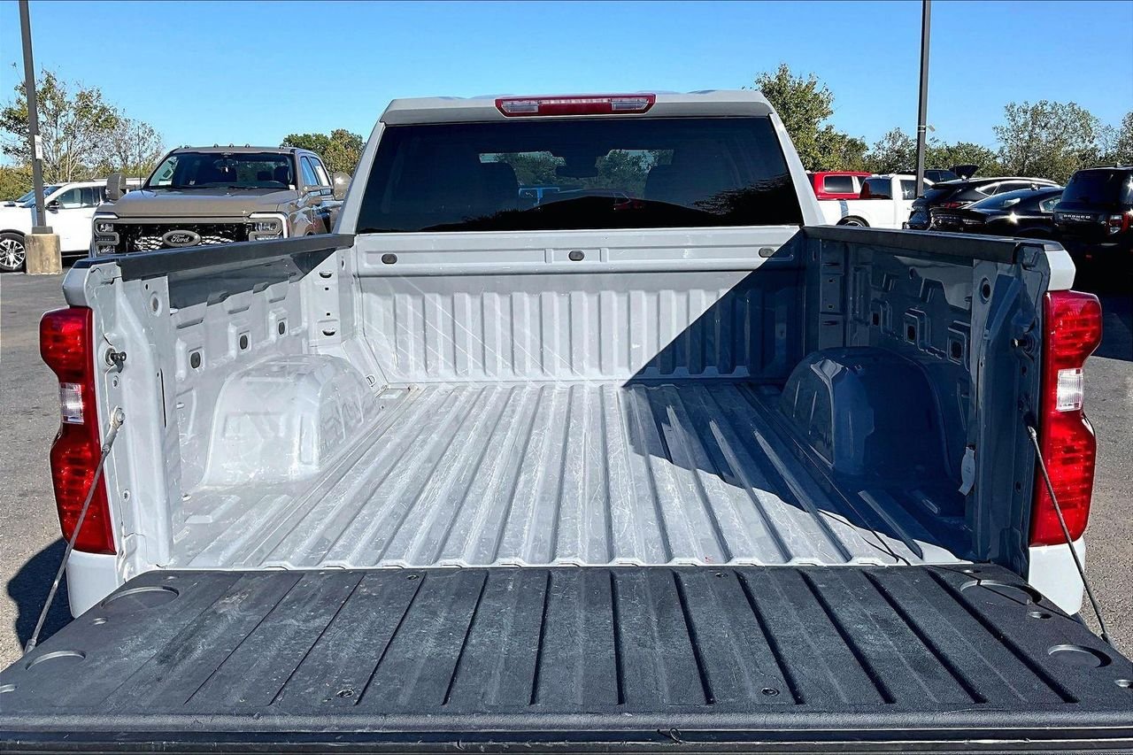 Used 2024 Slate Gray Metallic Chevrolet 4WD Crew Cab Short Bed LT with 2FL image 9