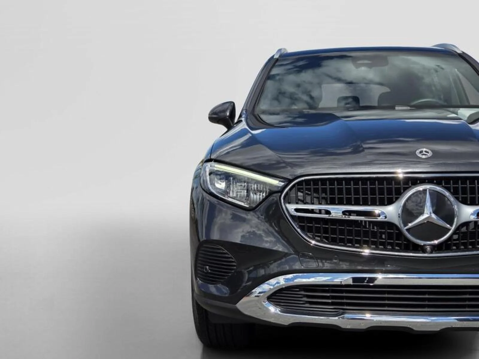 Certified Used 2026 Graphite Grey Metallic Mercedes-Benz GLC 300 image 10