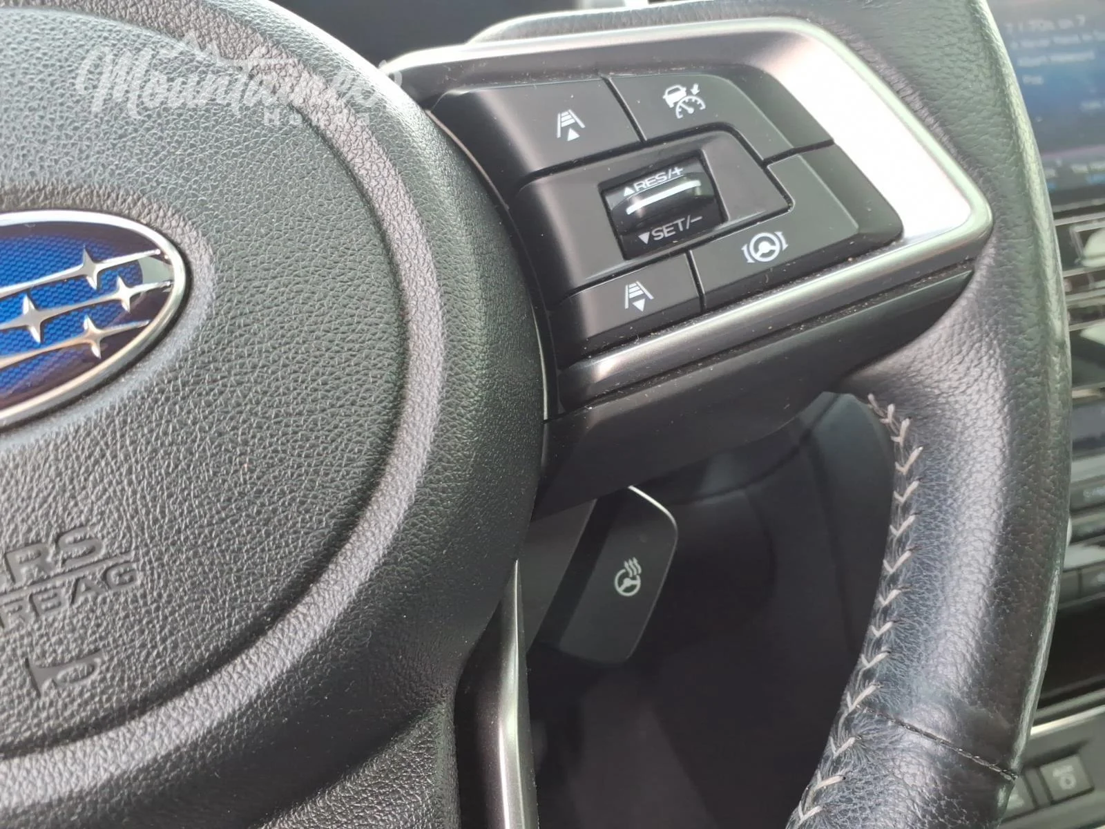 Used 2022 Crystal White Pearl Subaru Limited image 28