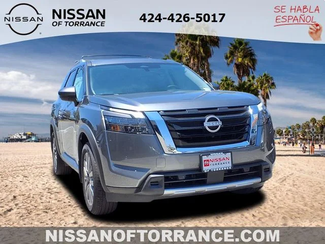 2025 Nissan Pathfinder SL 2WD's photo