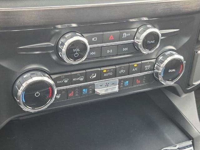 New 2026 Agate Black Metallic Ford F-250® Lariat® image 21