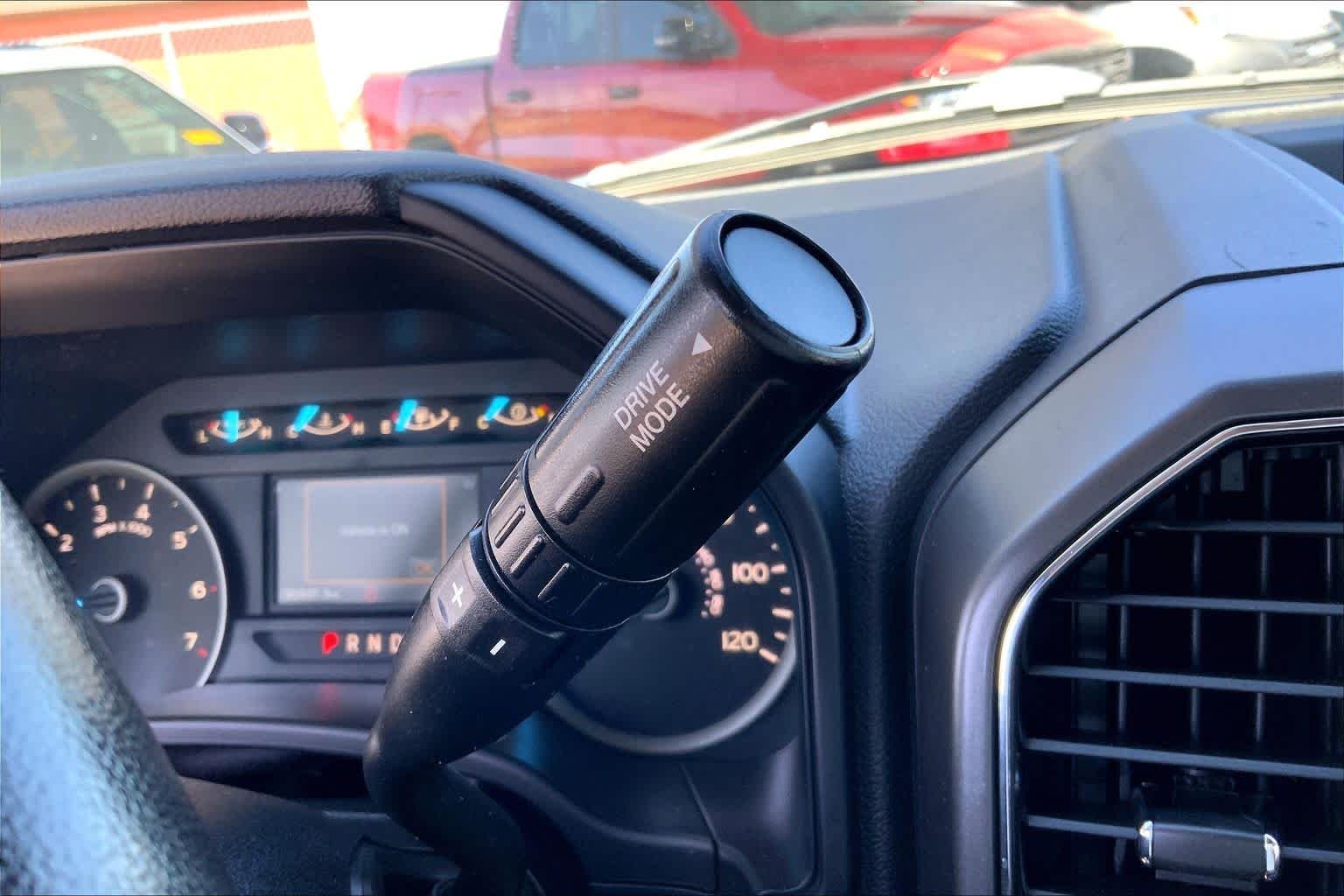 Used 2018 Oxford White Ford XLT image 30