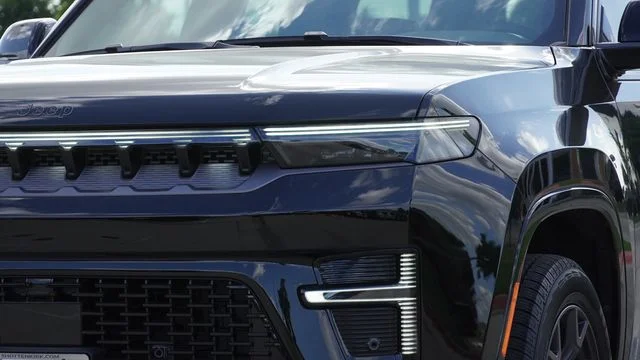 New 2026 High Gloss Black Exterior Paint Jeep Limited Altitude image 4