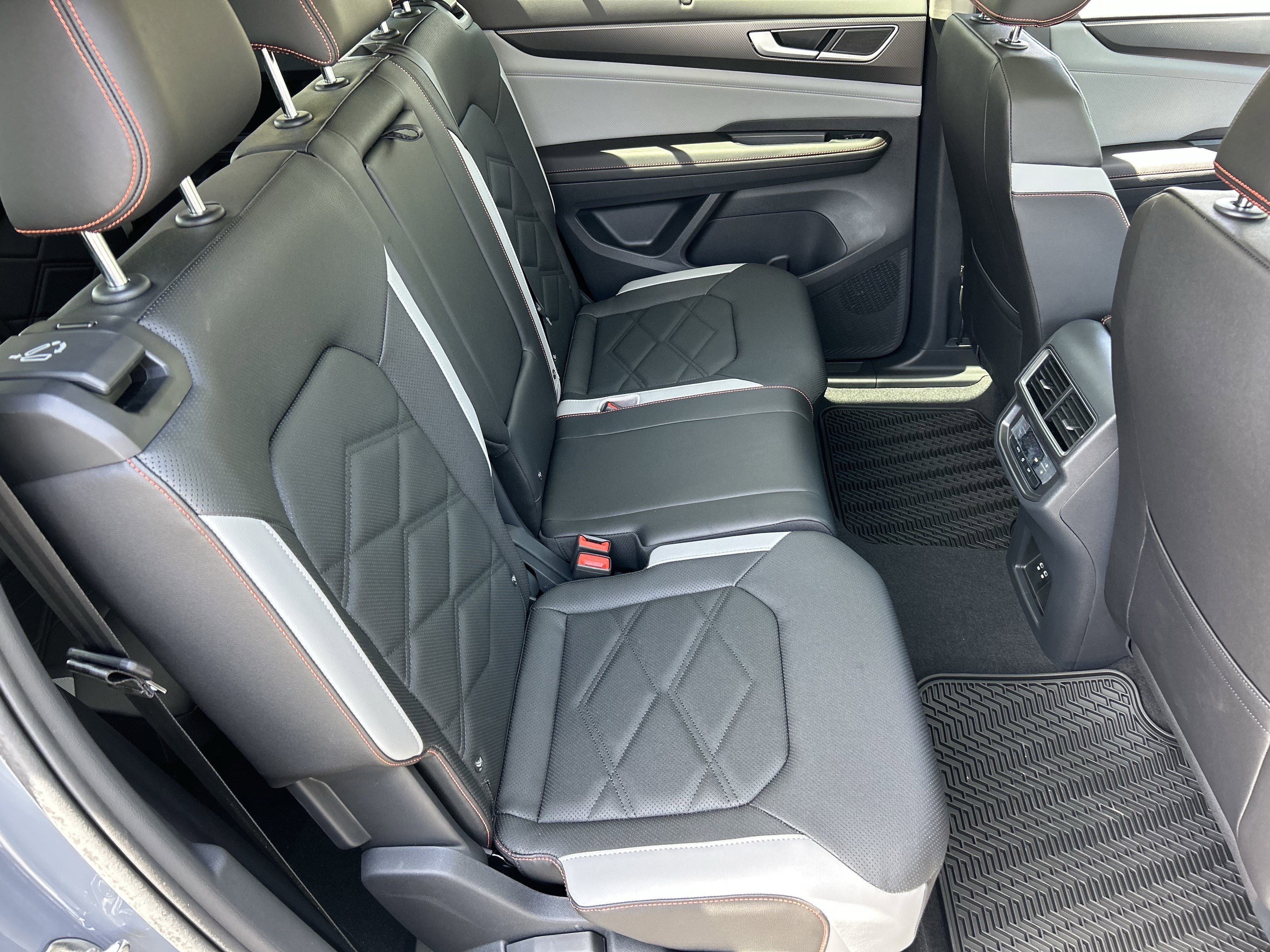 New 2026 Pure Gray Volkswagen 2.0T Peak Edition image 9